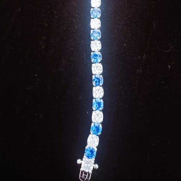 Women'S Elegant Blue & Clear Synthetic Zirconia Tennis Bracelet - Picture 2 of 6